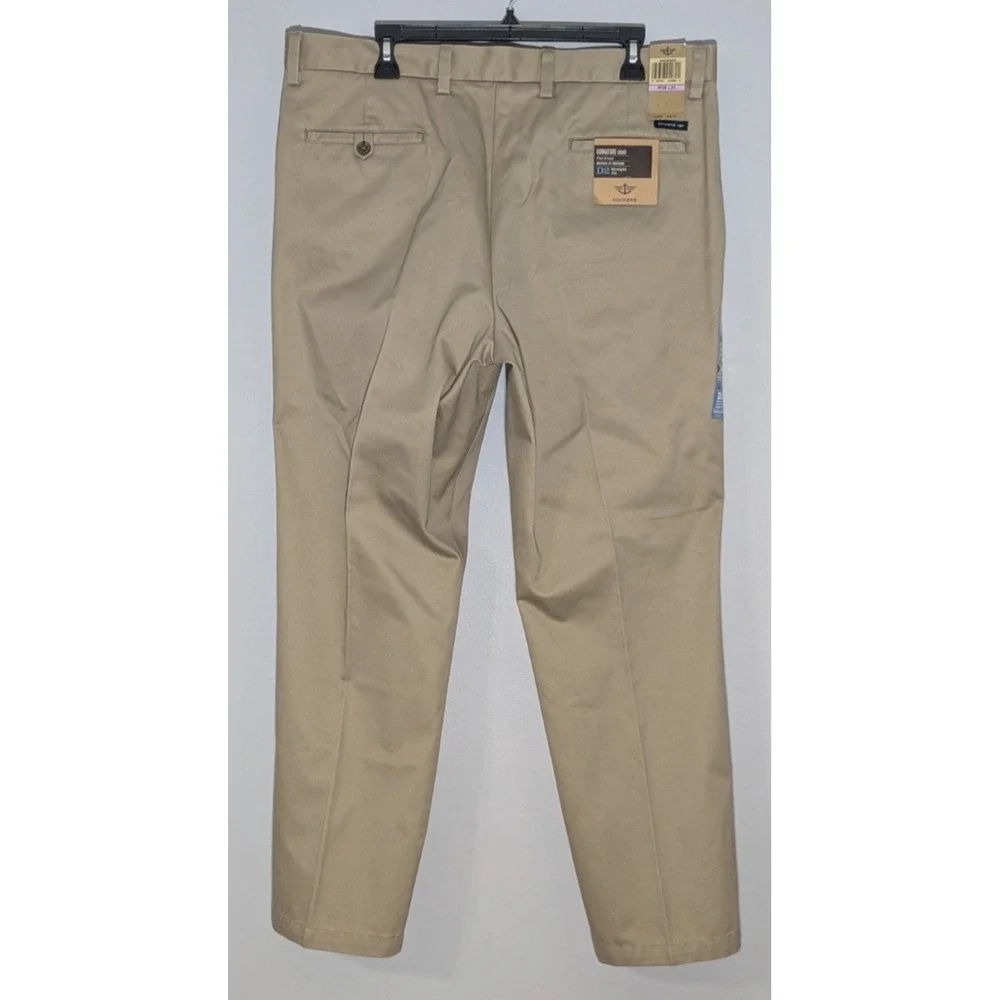 Dockers Signature Khakis Pants Tan 38x30 Flat Front Straight Fit D2 $58 NWT